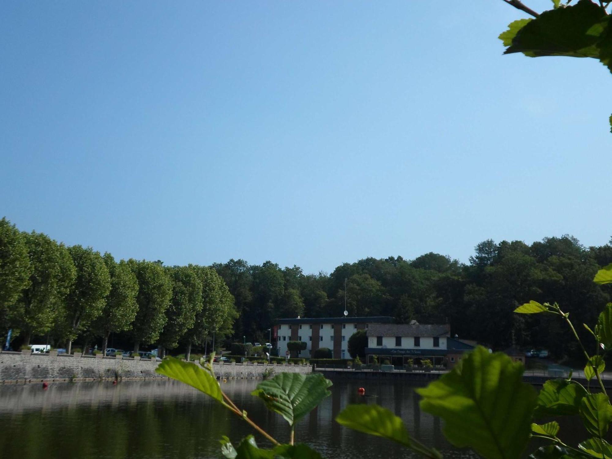 Ibis Les Etangs Des Moines Fourmies Exterior foto