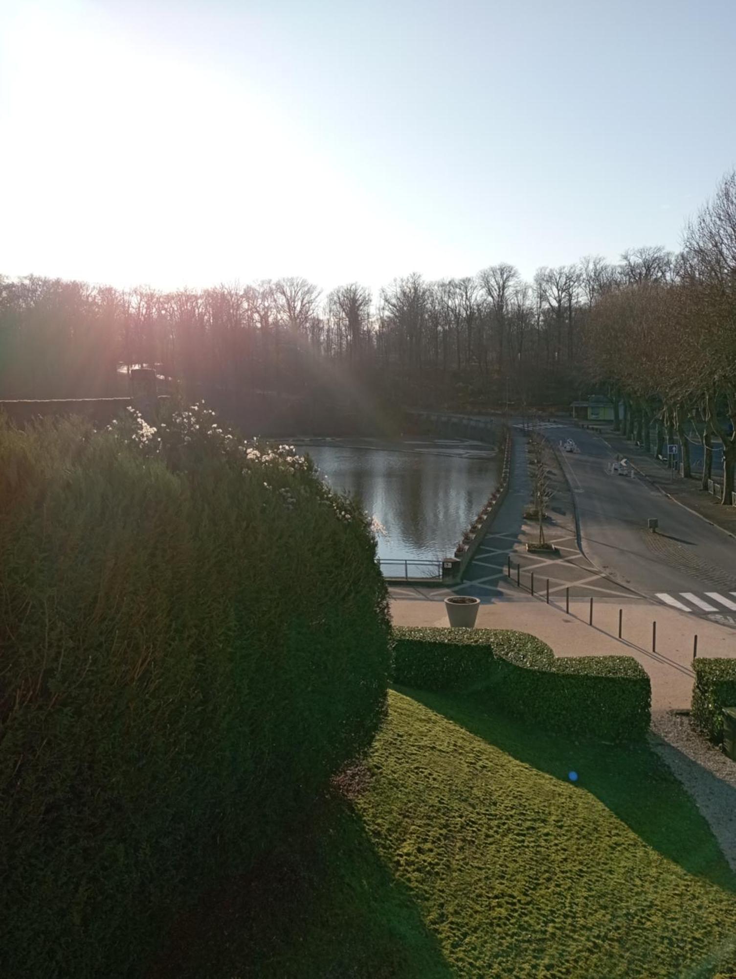 Ibis Les Etangs Des Moines Fourmies Exterior foto