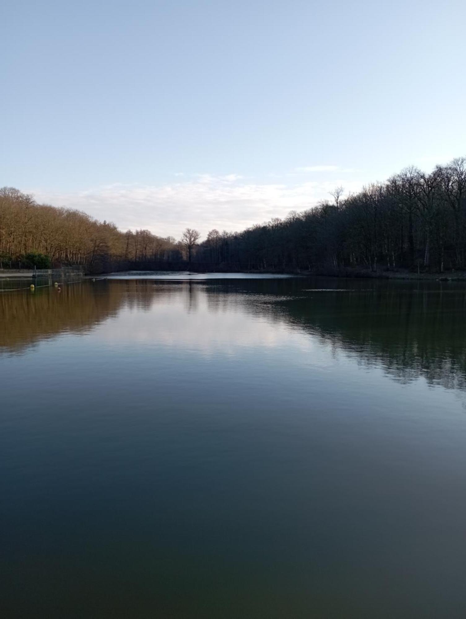 Ibis Les Etangs Des Moines Fourmies Exterior foto