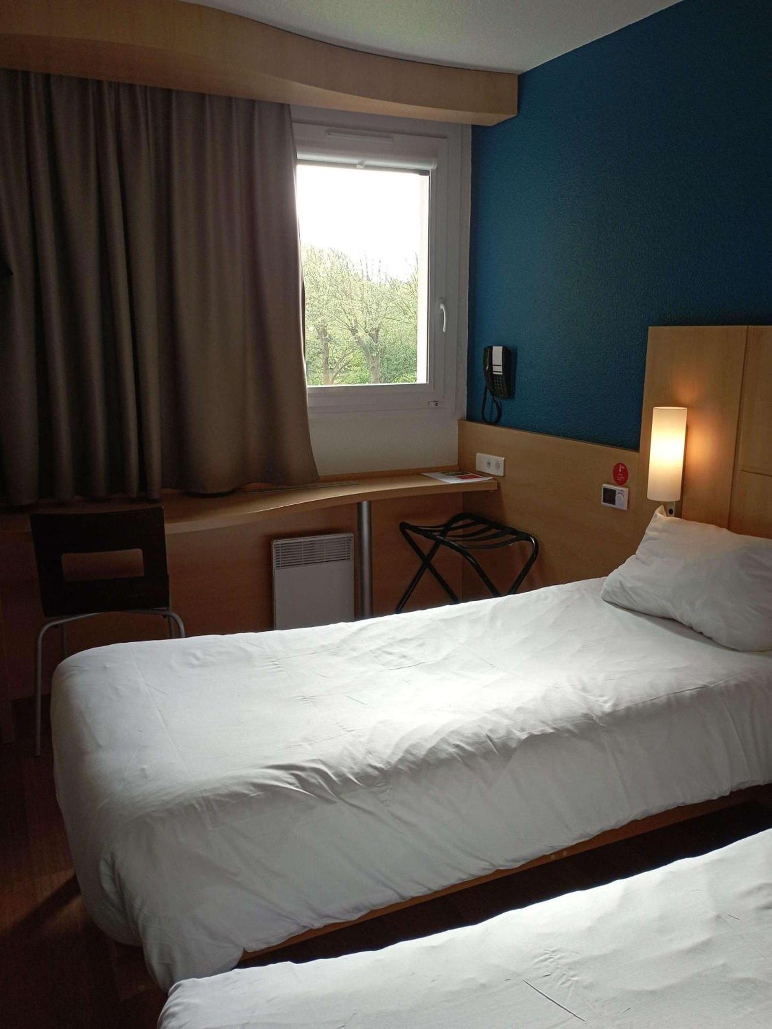 Ibis Les Etangs Des Moines Fourmies Exterior foto