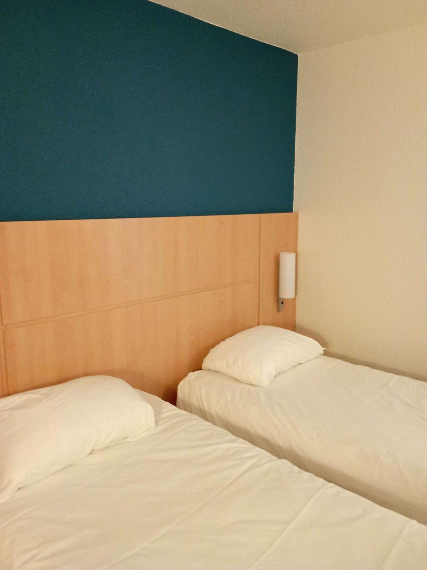 Ibis Les Etangs Des Moines Fourmies Exterior foto