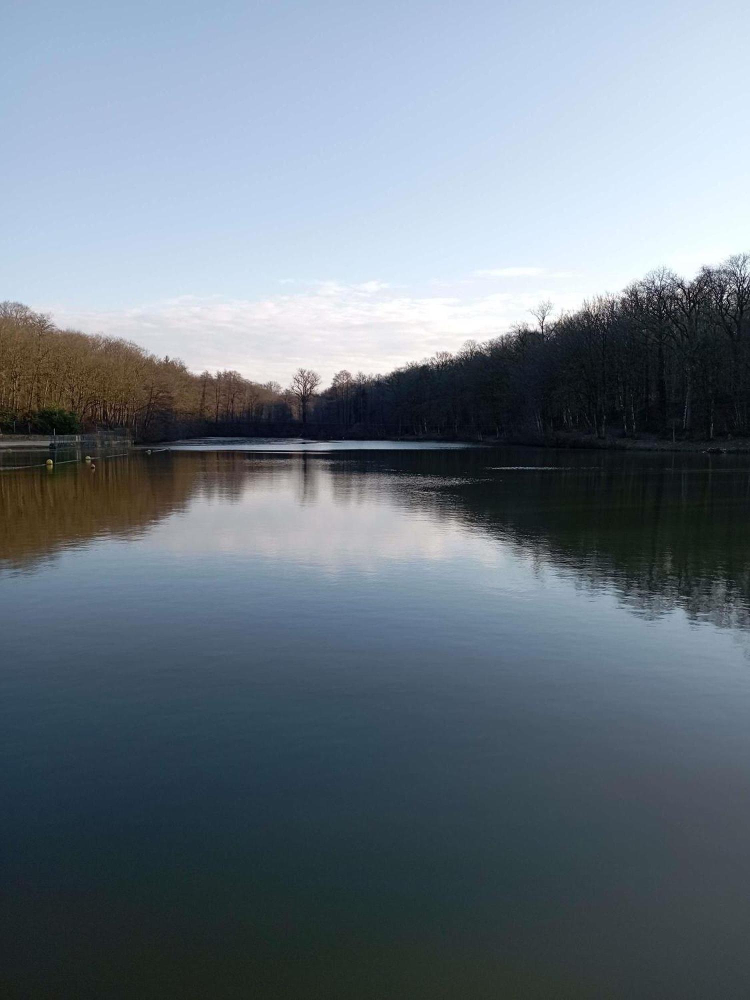 Ibis Les Etangs Des Moines Fourmies Exterior foto